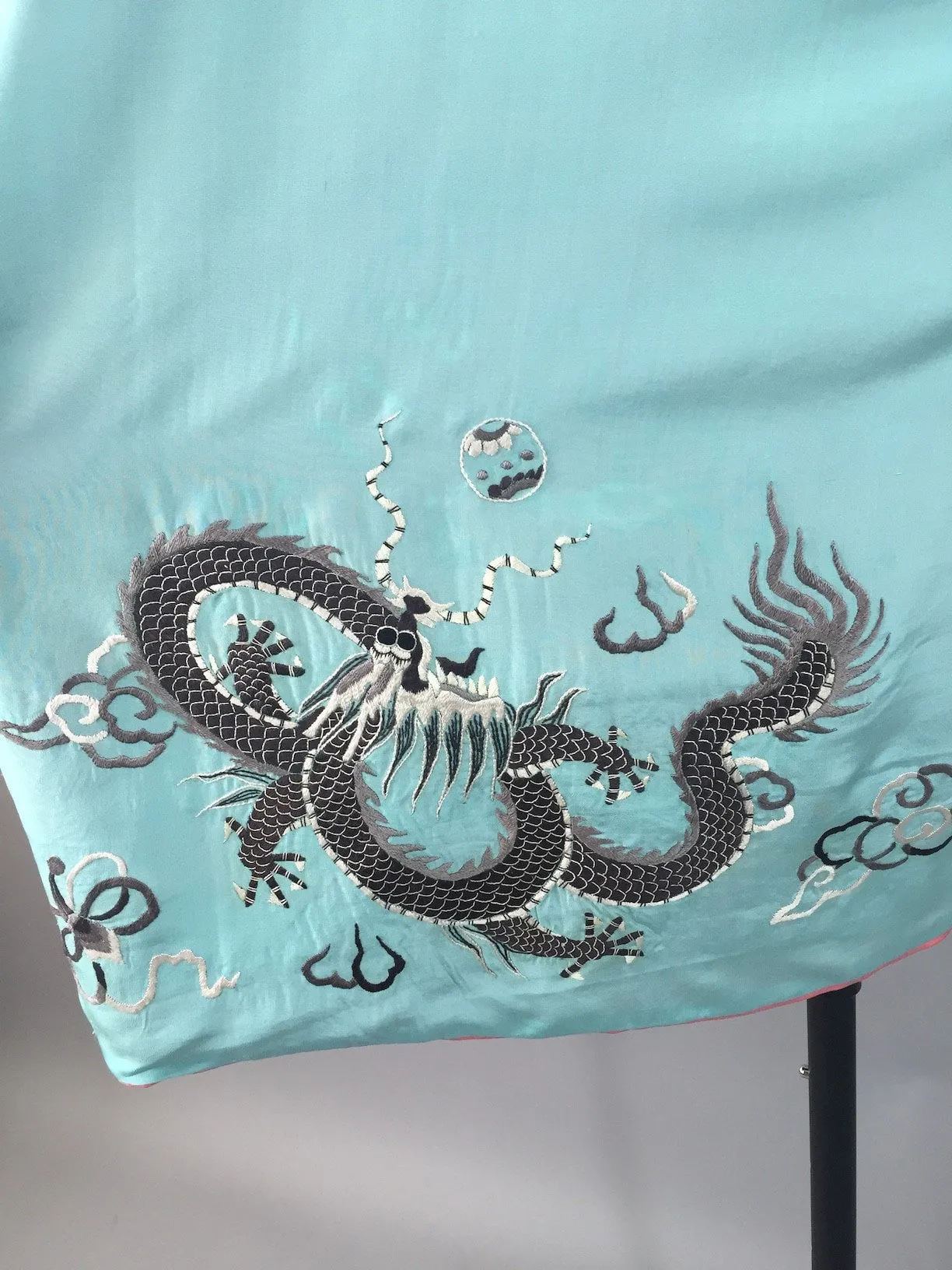 1920s Vintage Silk Robe / Reversible Embroidered Dragons