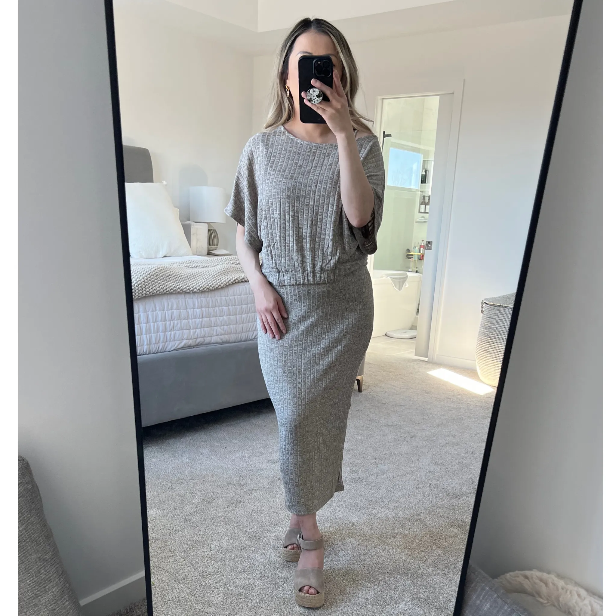 Chia Shia in Mocha 2-piece Ribbed Dress Set