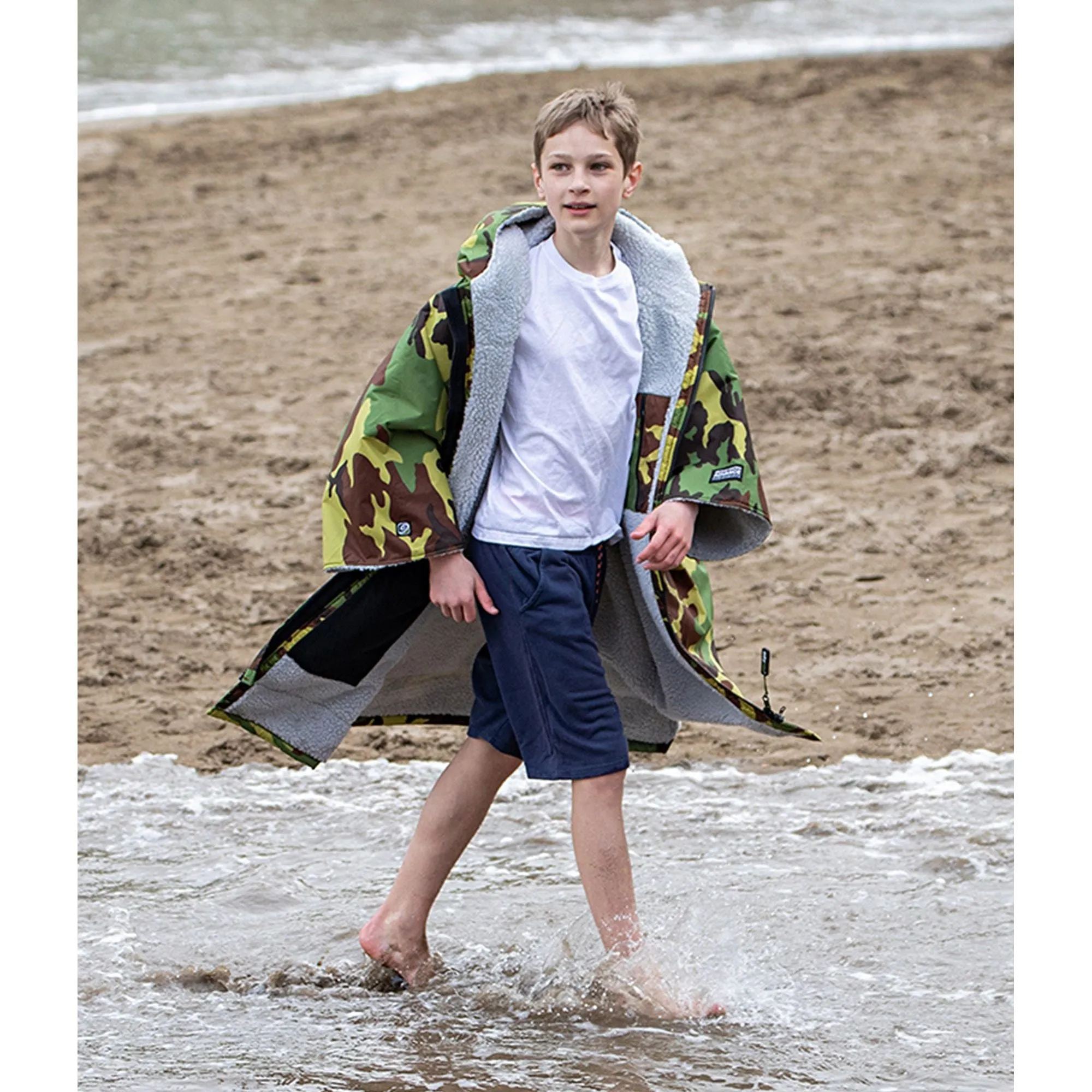Dryrobe Advance Short Sleeve Junior Changing Robe - Camo