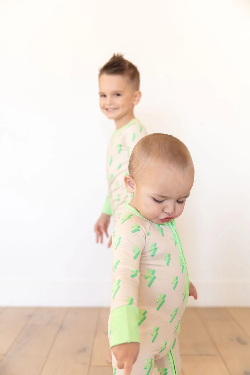GREEN LIGHTNING BOLTS | LONG SLEEVE