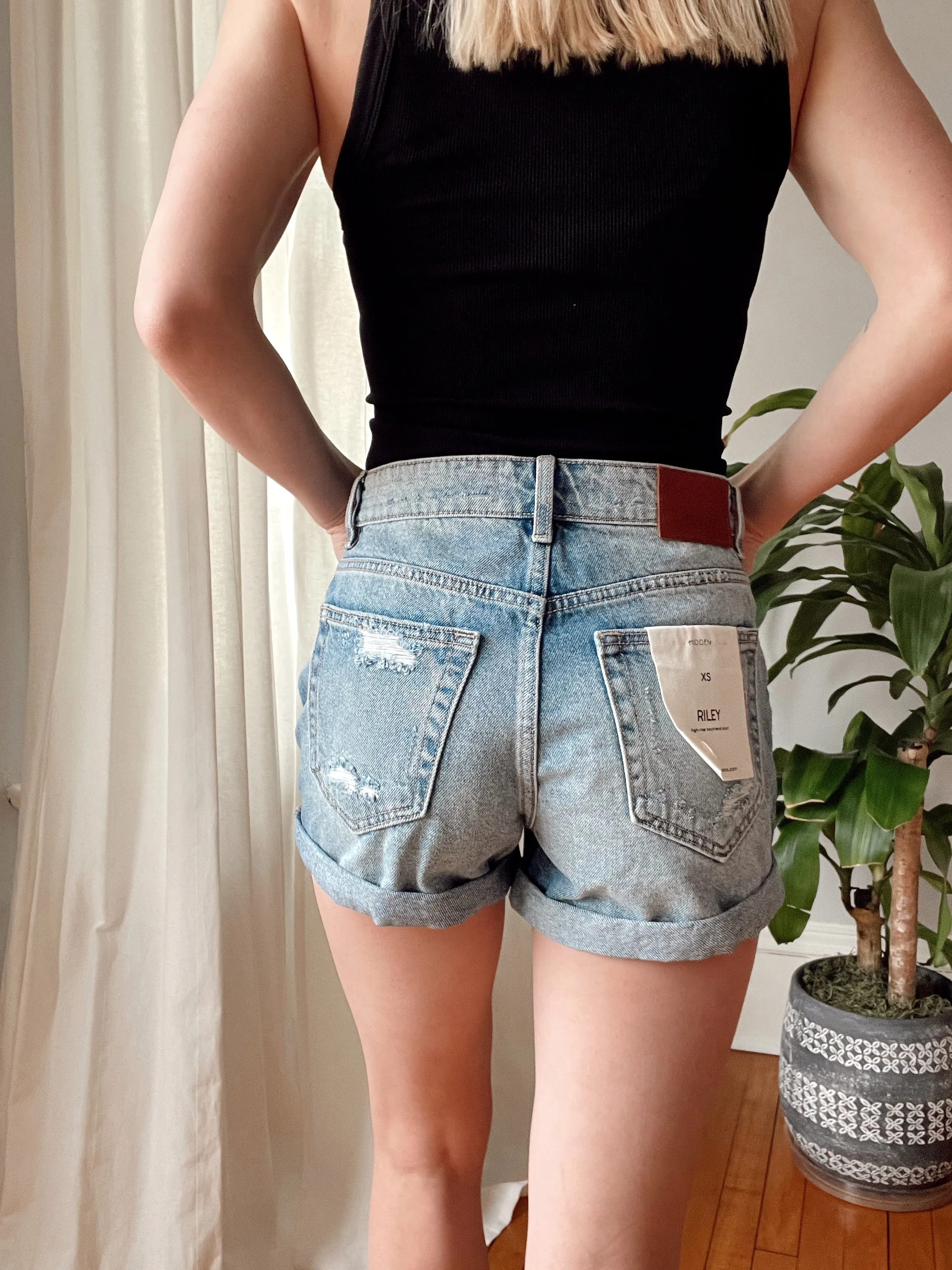 HIDDEN Riley High Rise Roll Up Boyfriend Shorts