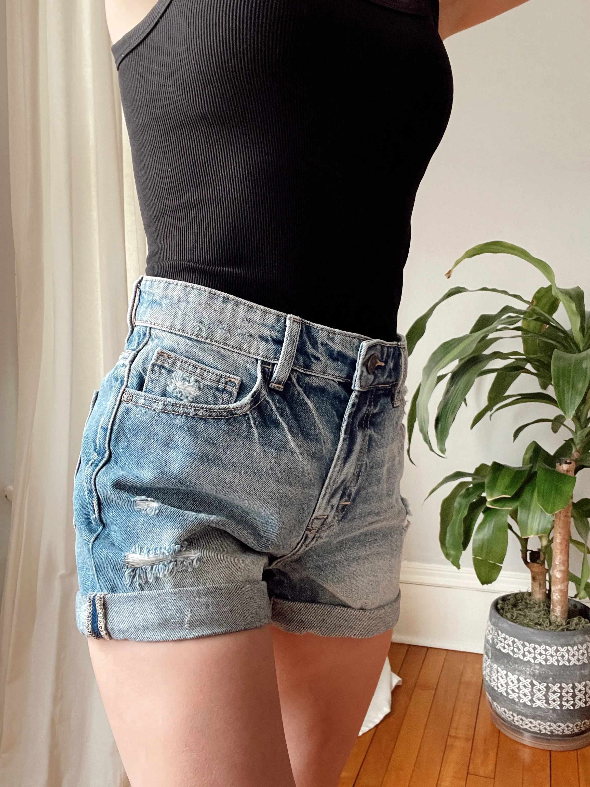 HIDDEN Riley High Rise Roll Up Boyfriend Shorts