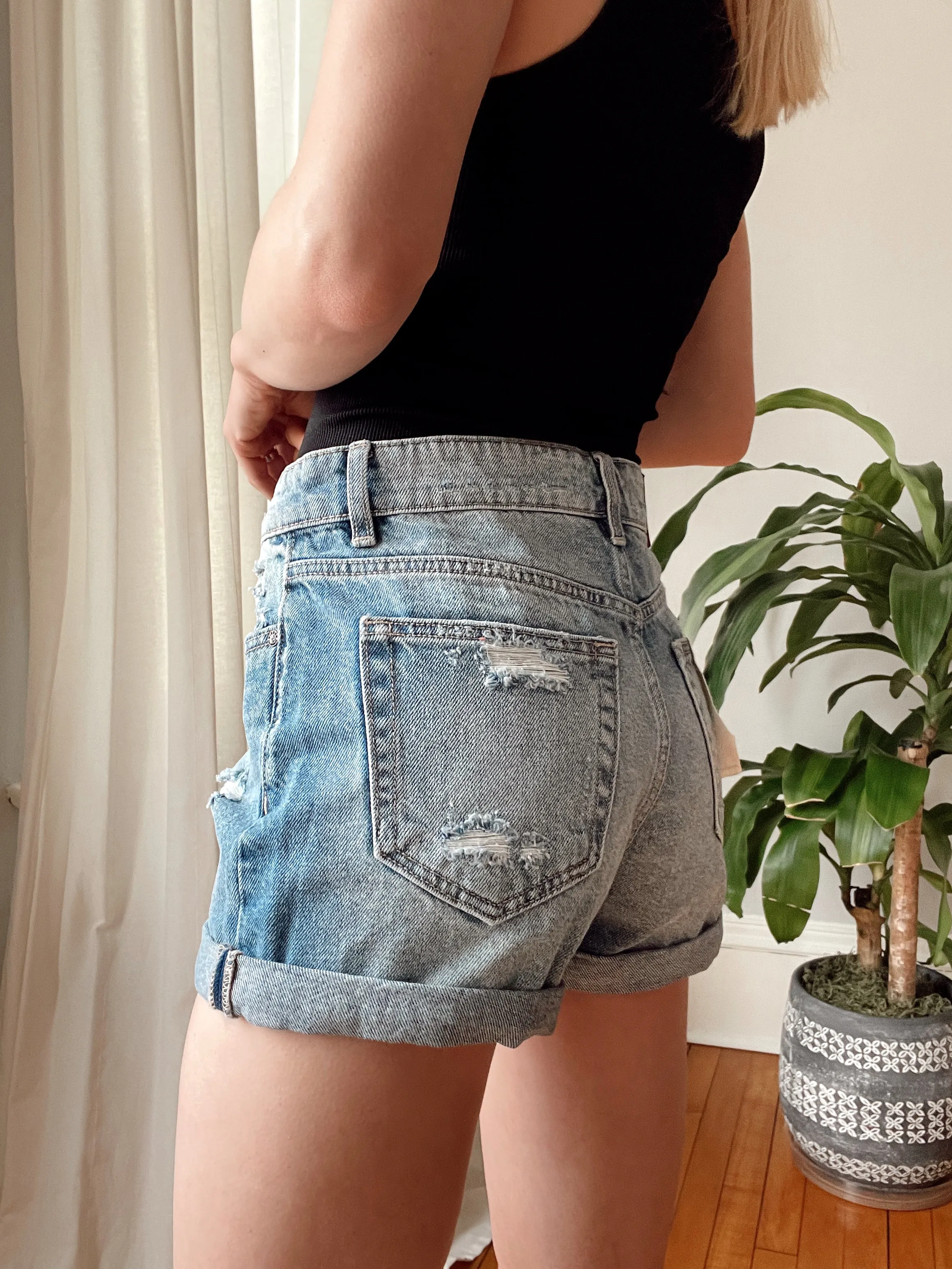 HIDDEN Riley High Rise Roll Up Boyfriend Shorts