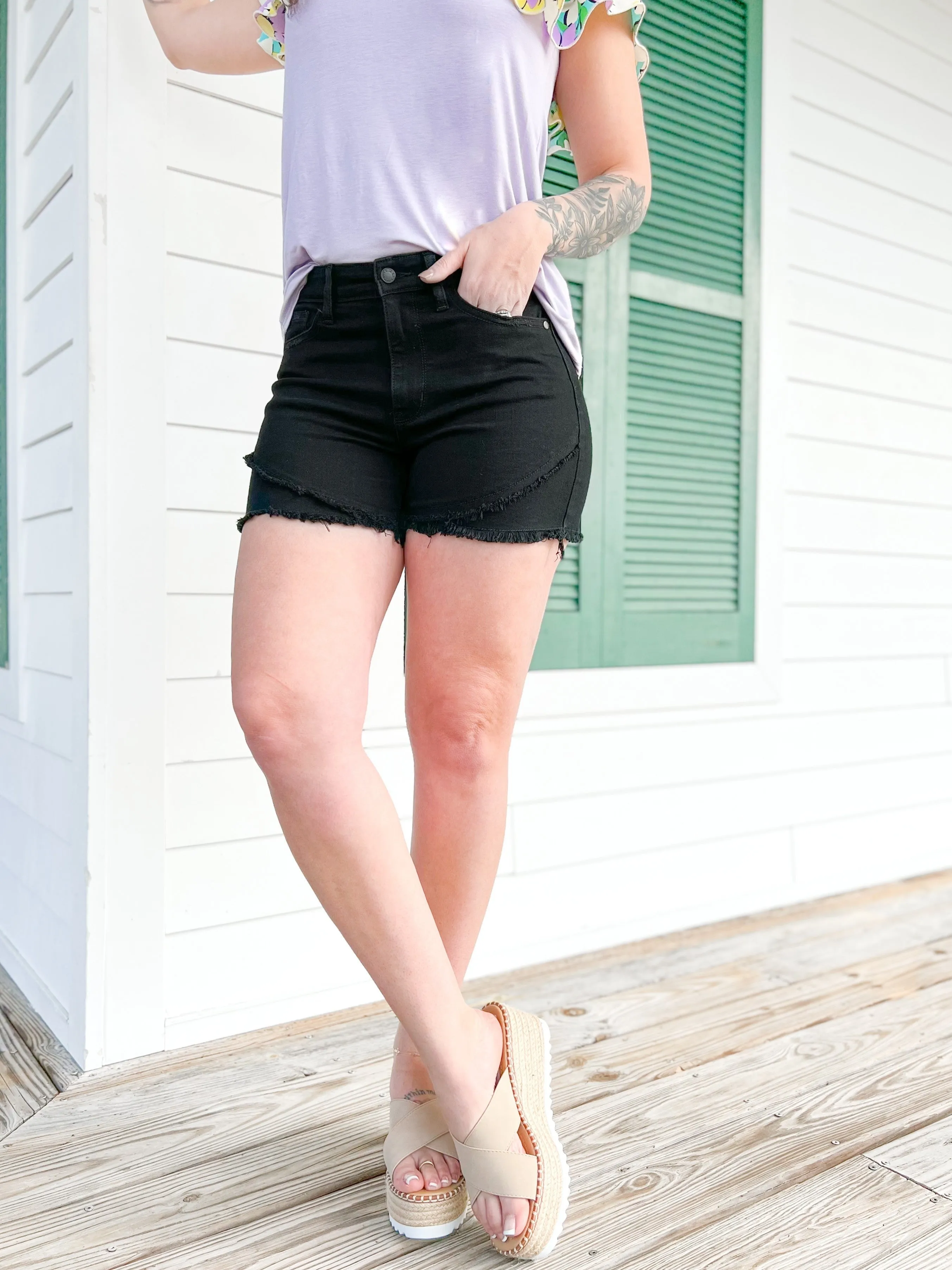 Judy Blue Field of Tulips black frayed Tulip Hem Shorts