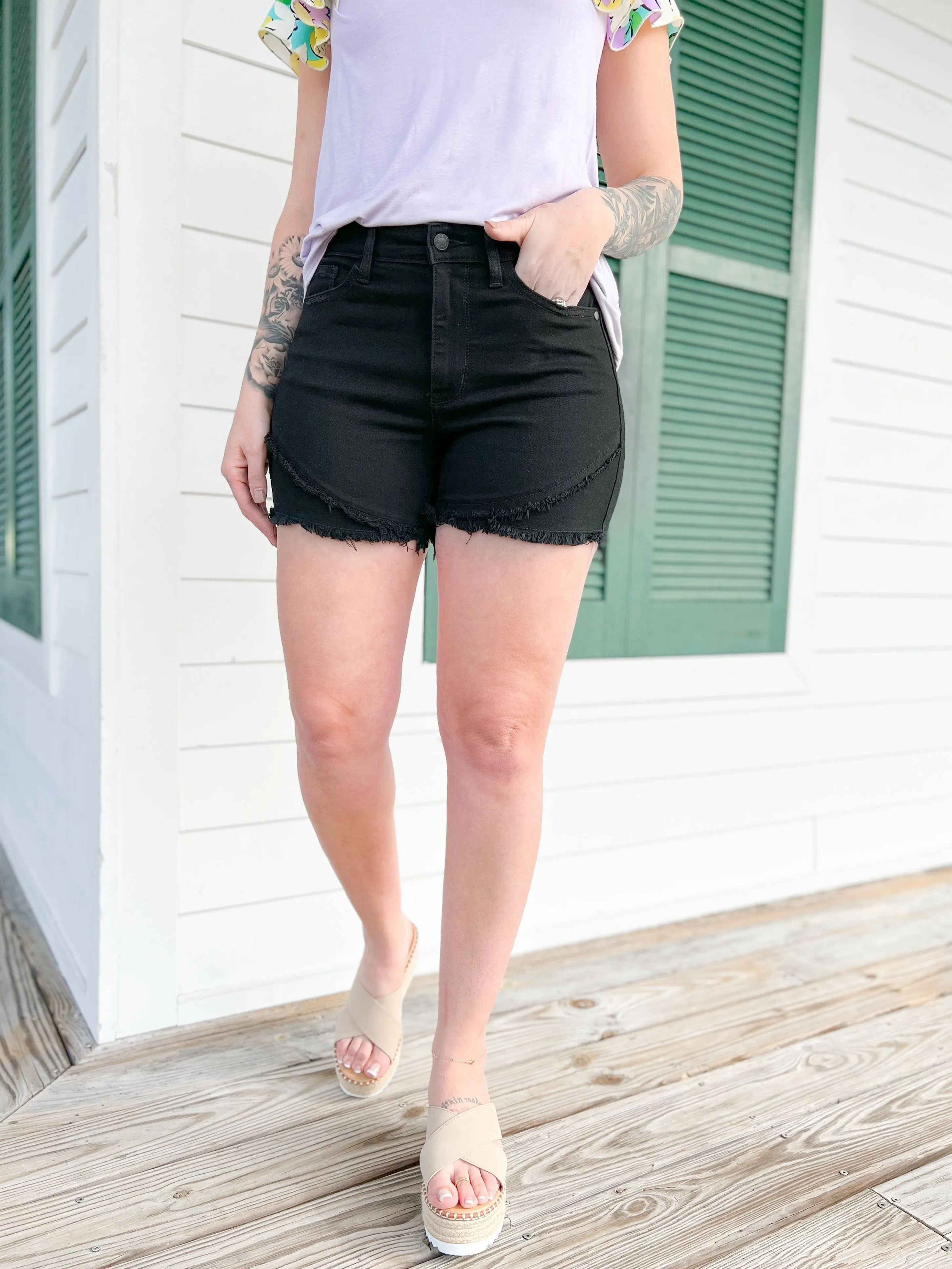 Judy Blue Field of Tulips black frayed Tulip Hem Shorts