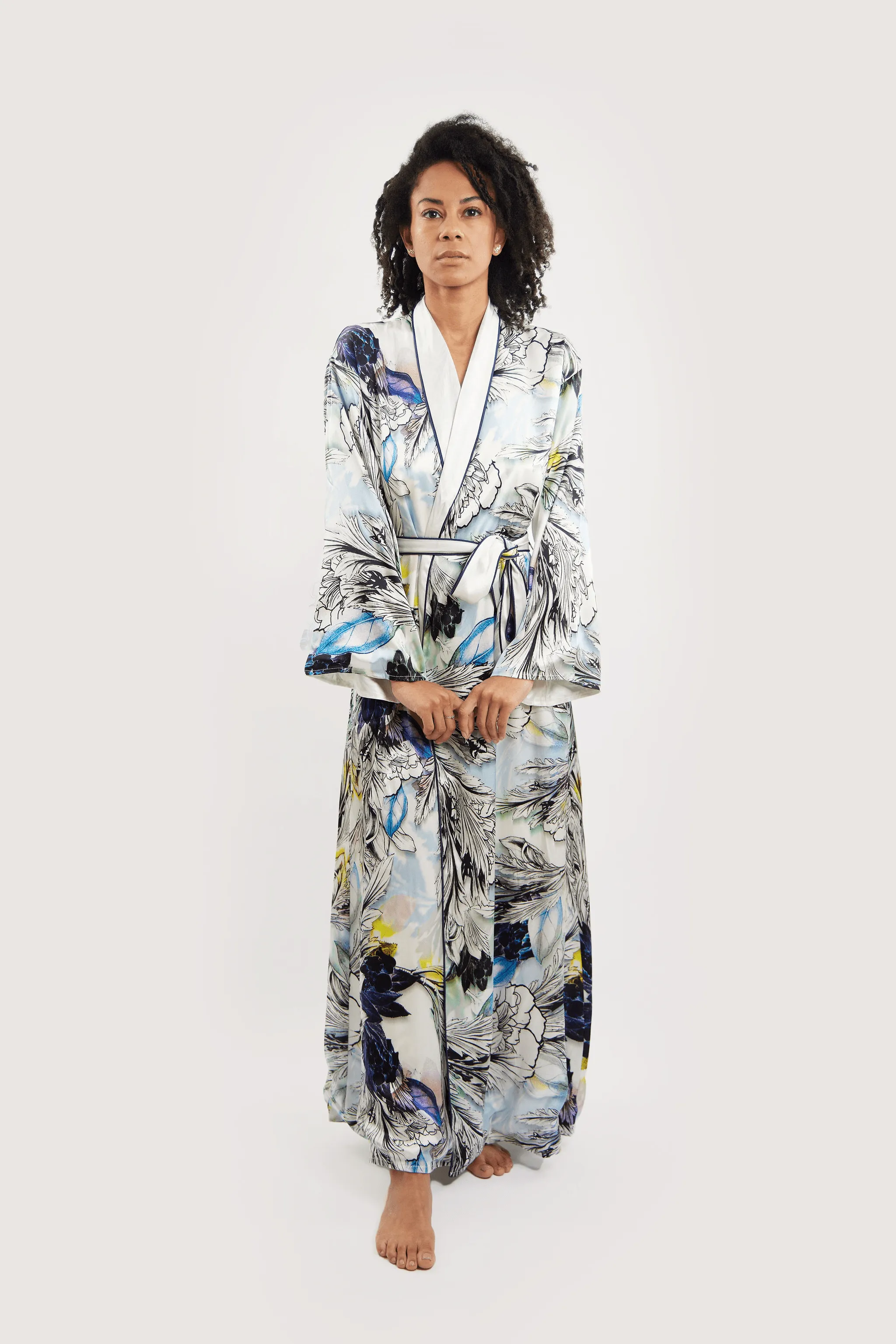 MALKA NILOFAR IVORY SILK ROBE