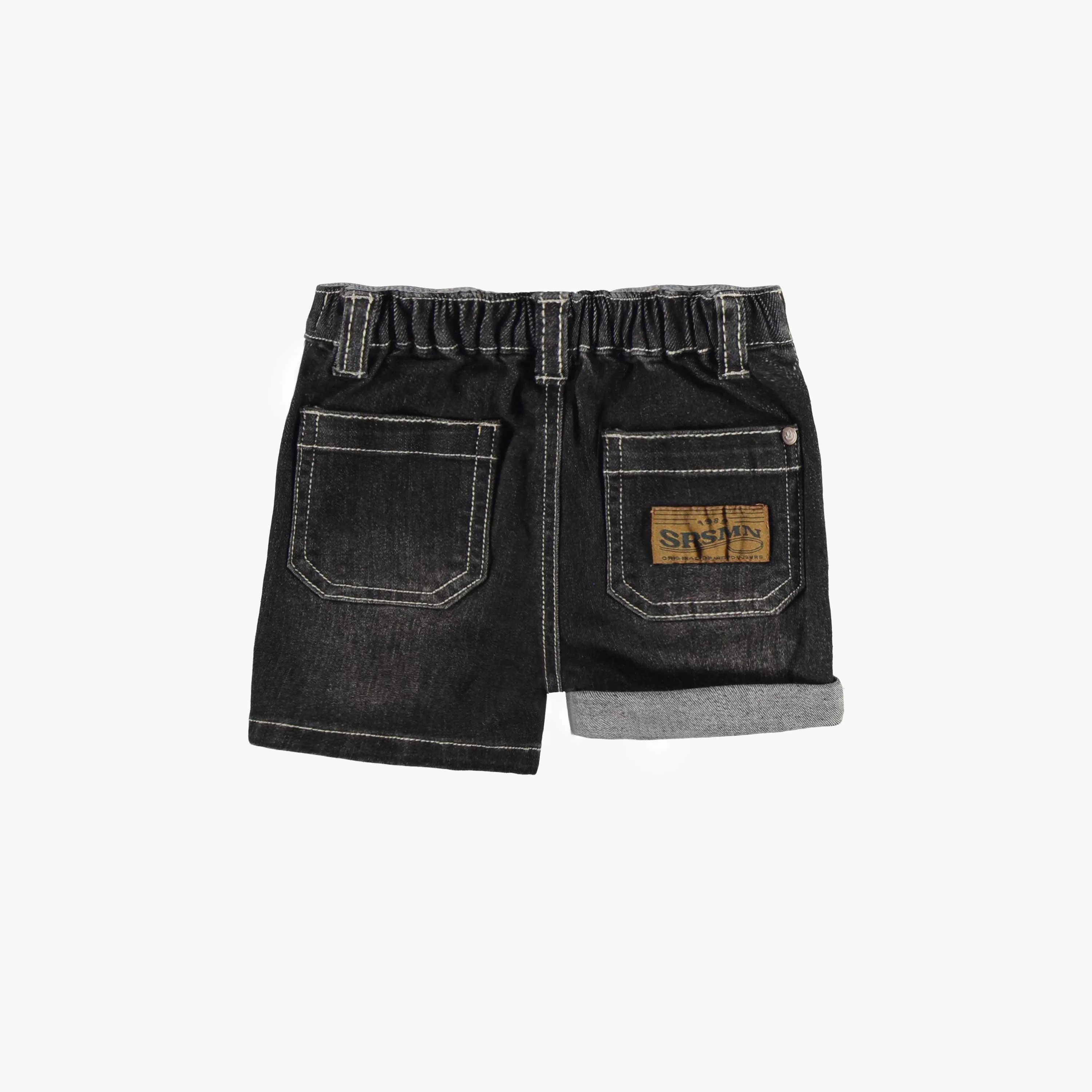 Short coupe régulière en denim extensible, gris moyen, bébé || Regular fit denim short in medium grey, baby